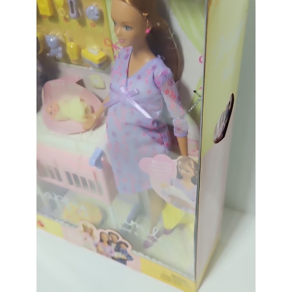 Pregnant Mom Midge & Baby W/Crib 2002 Mattel Original Barbie Happy Family NIB - Picture 6 of 16